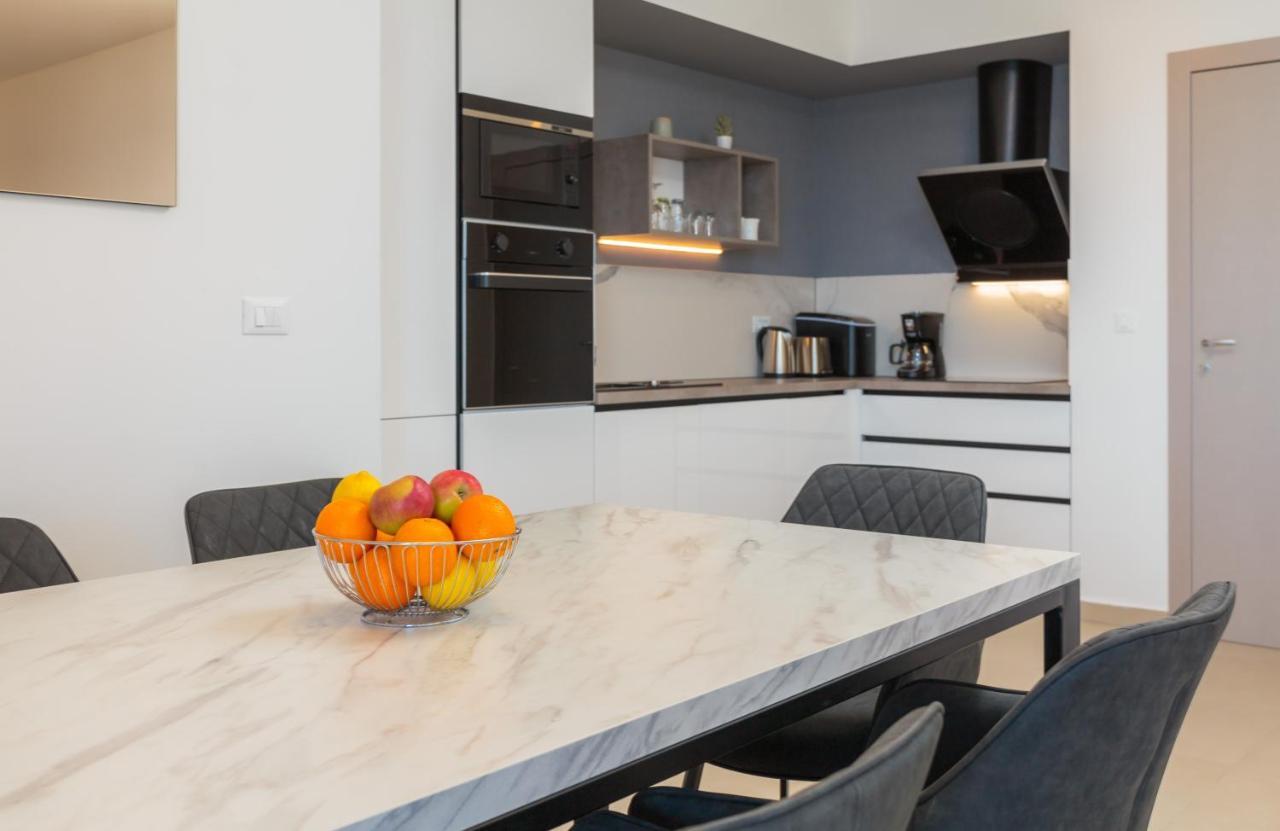 Villa Four Brothers - Middle Floor โปดสตรานา ภายนอก รูปภาพ