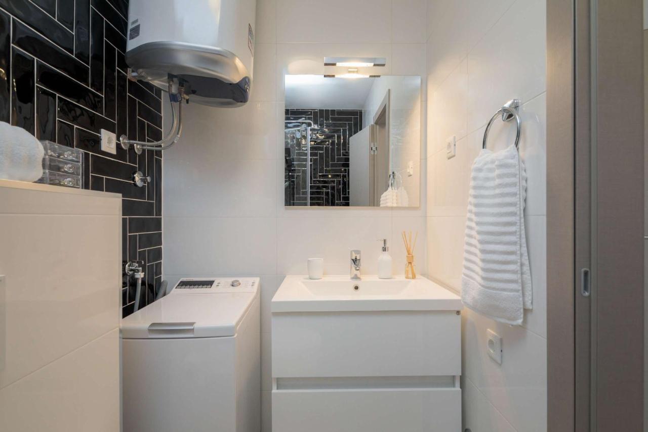 Villa Four Brothers - Middle Floor โปดสตรานา ภายนอก รูปภาพ