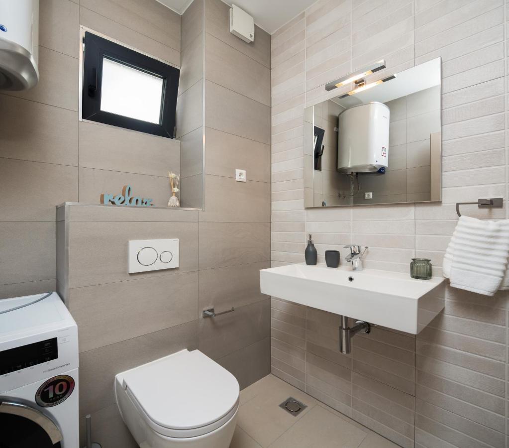 Villa Four Brothers - Middle Floor โปดสตรานา ภายนอก รูปภาพ