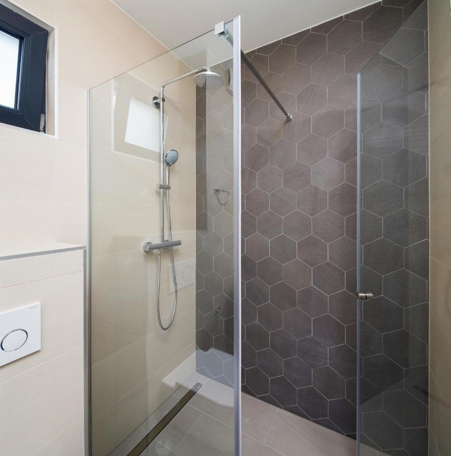 Villa Four Brothers - Middle Floor โปดสตรานา ภายนอก รูปภาพ