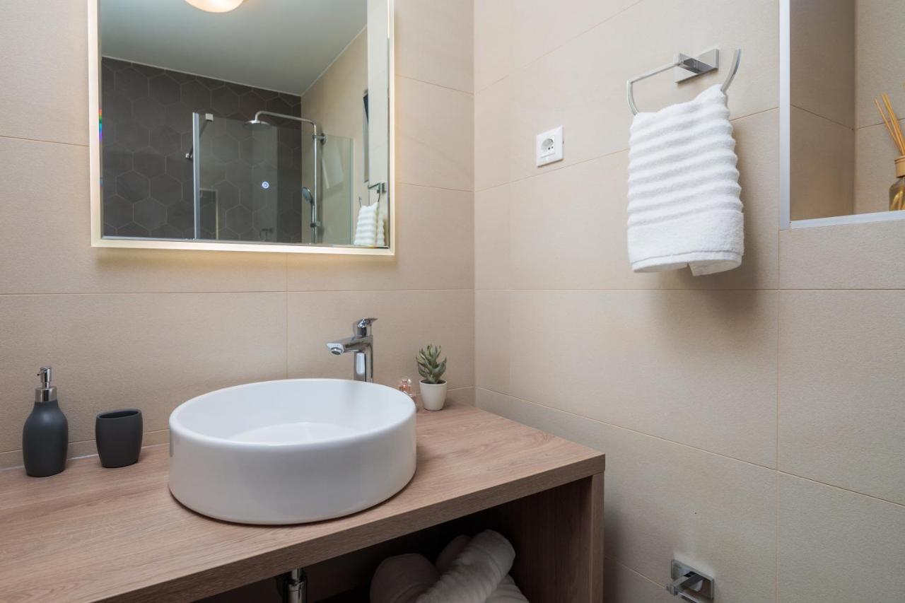 Villa Four Brothers - Middle Floor โปดสตรานา ภายนอก รูปภาพ
